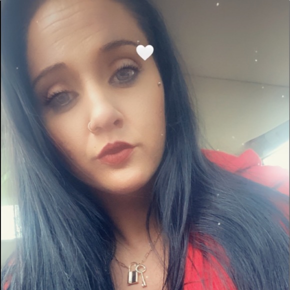 Meet your Posher, Mercedes - Picture 3 of 4